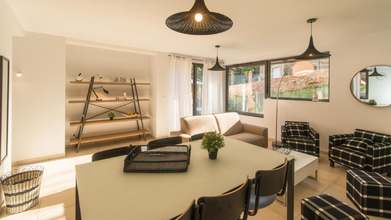 Appartamento Côté Jardin avec Jacuzzi Privatif et parking privé Sarlat Esterno foto